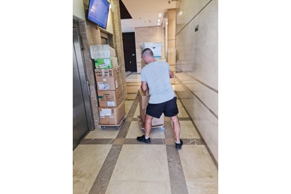 יורי הובלות - ראשון